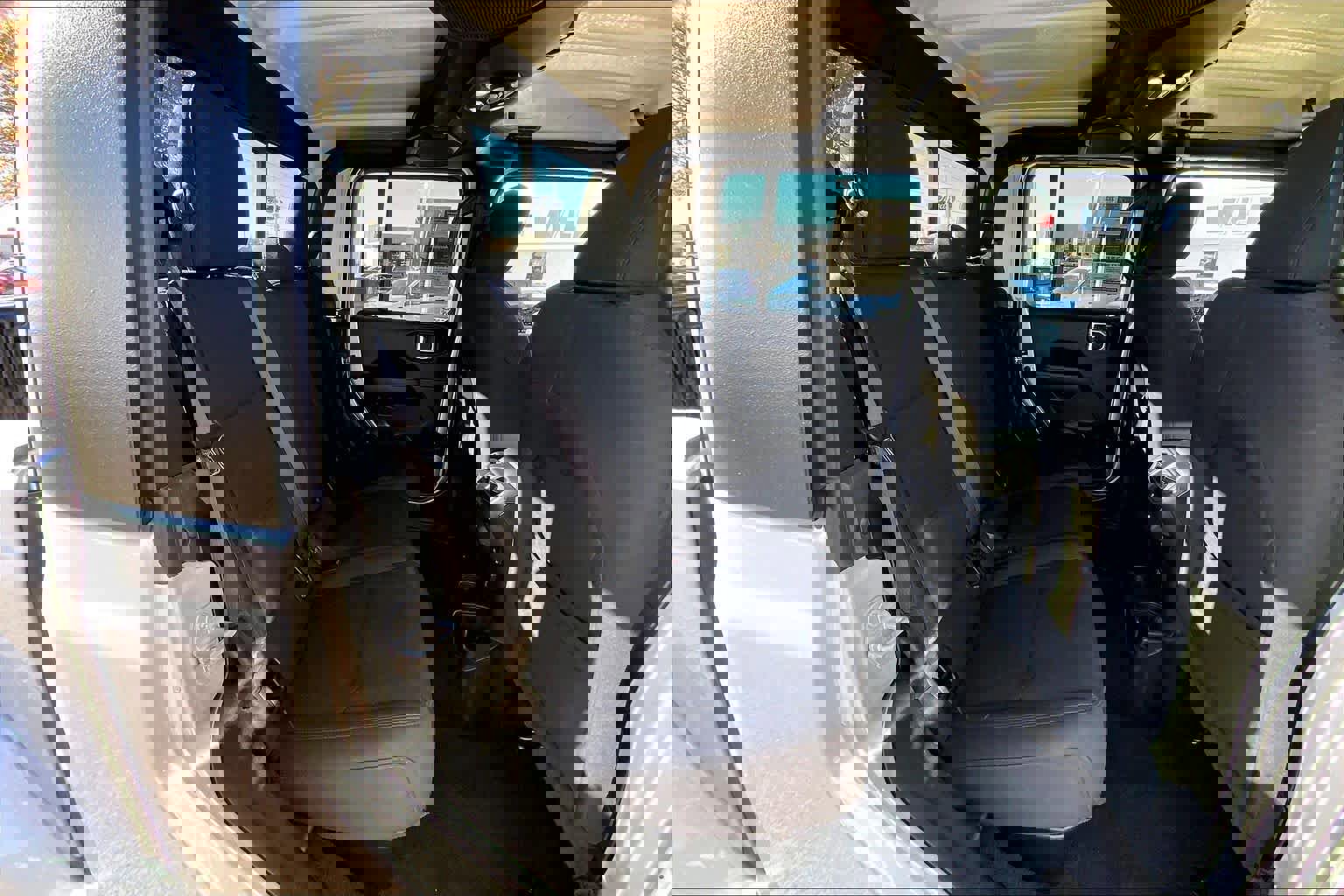 Used 2023 Jeep Gladiator Overland image 19