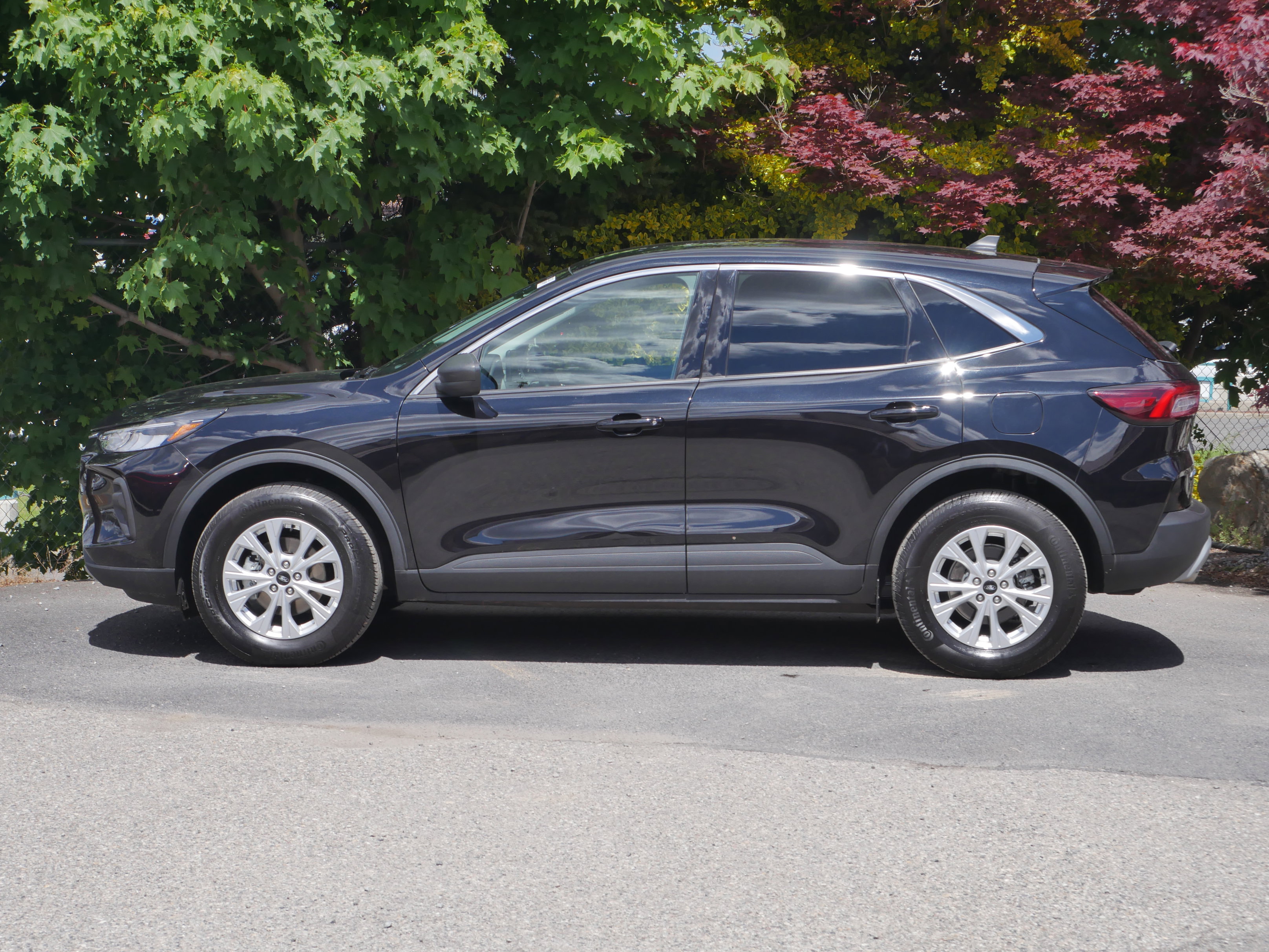 Certified 2024 Ford Escape Active AWD/4WD image 16