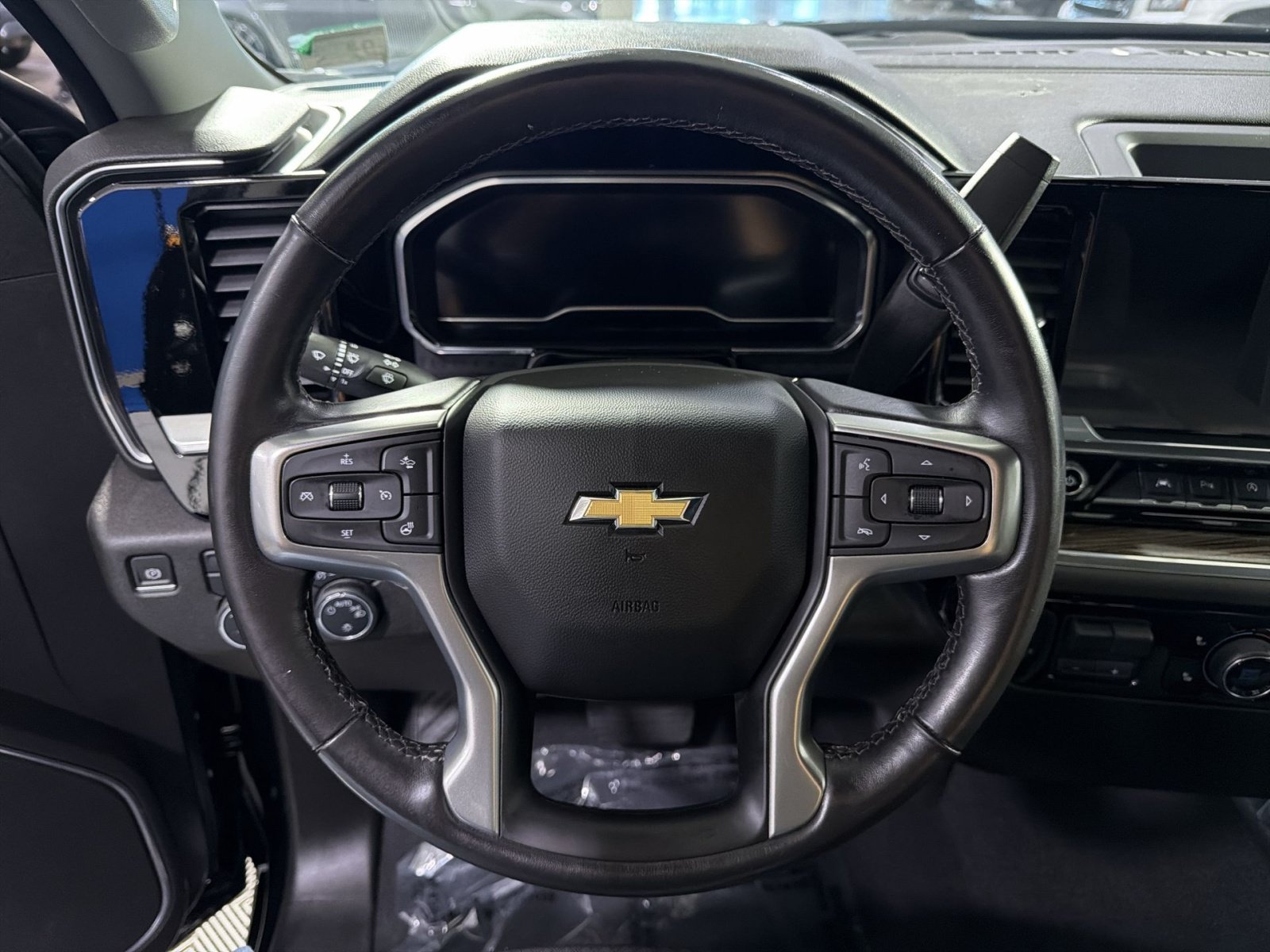 Used 2022 Chevrolet Silverado 1500 LT w/ Safety Package AWD/4WD image 25