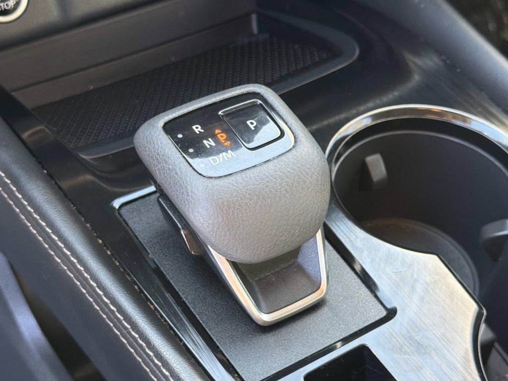 Used 2023 Nissan Rogue SL image 13