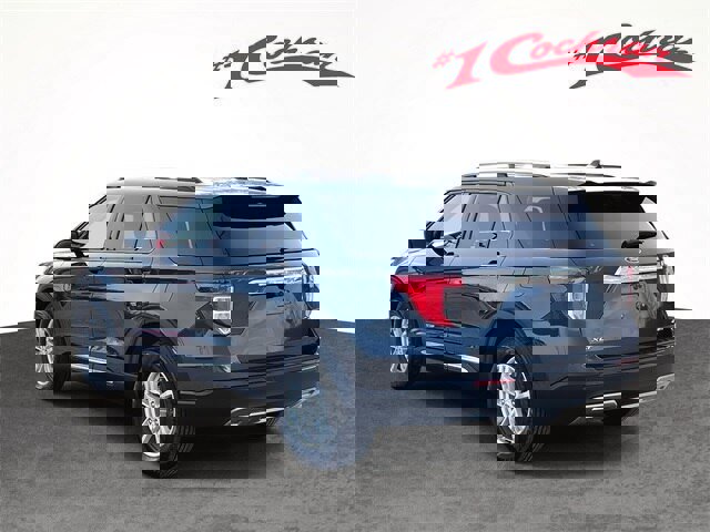 Certified 2022 Ford Explorer XLT w/ Equipment Group 202A image 3