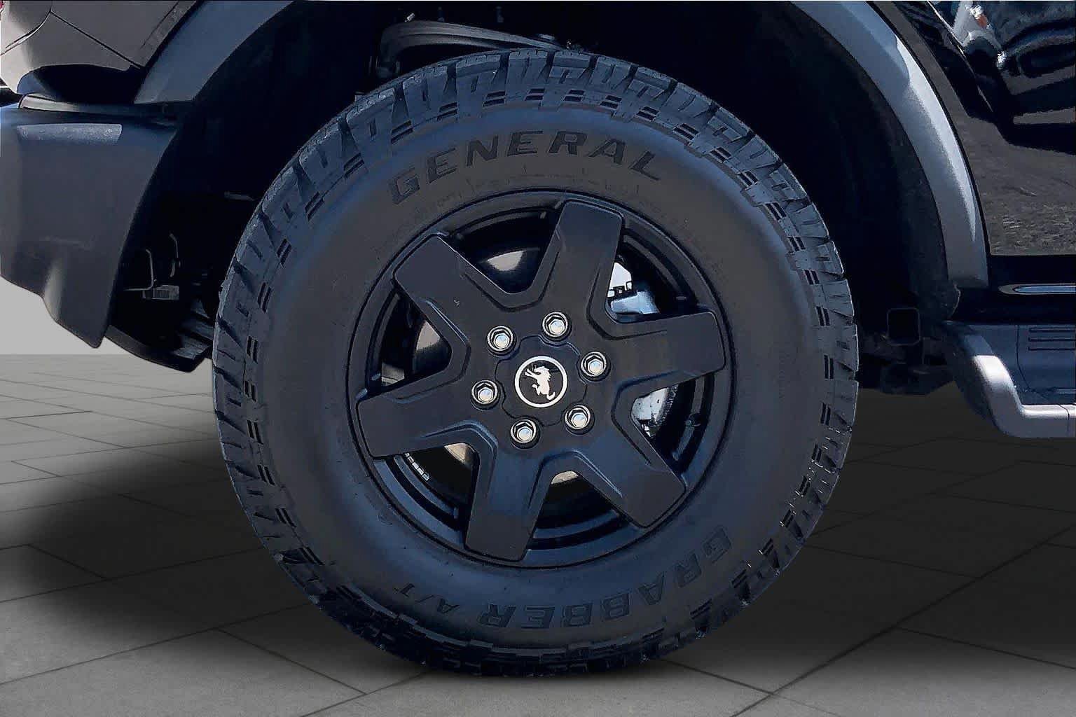Certified 2025 Ford Bronco Outer Banks AWD/4WD image 14