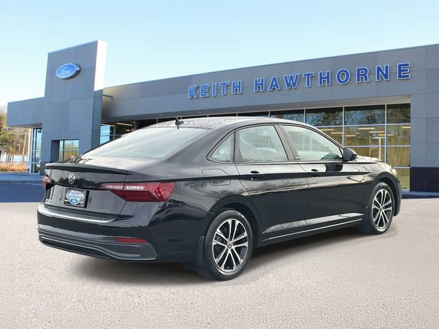 Used 2023 Volkswagen Jetta Sport image 4