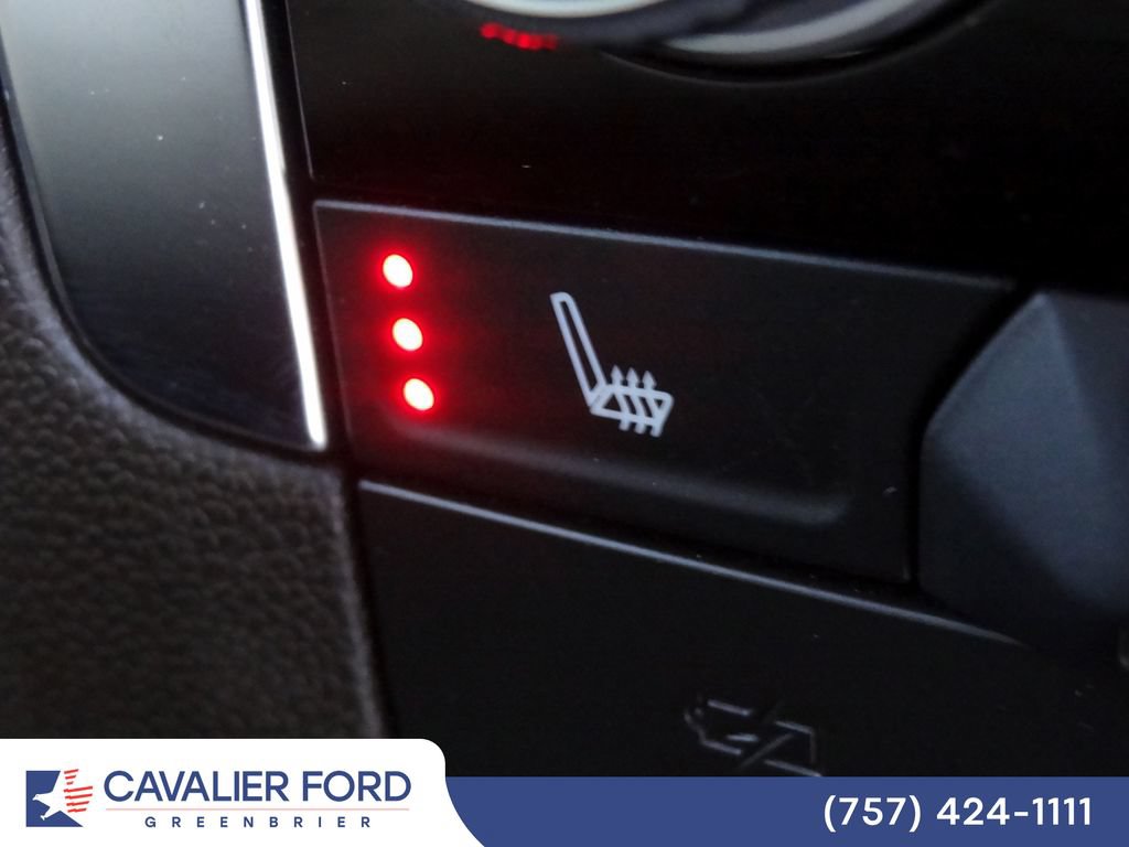 Used 2023 GMC Yukon SLT w/ SLT Luxury Package RWD image 15