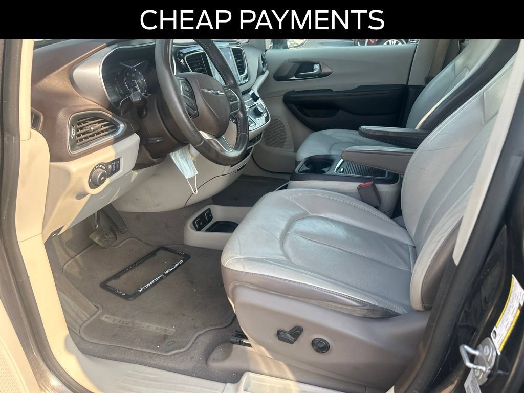 Used 2017 Chrysler Pacifica Touring-L Plus FWD image 8