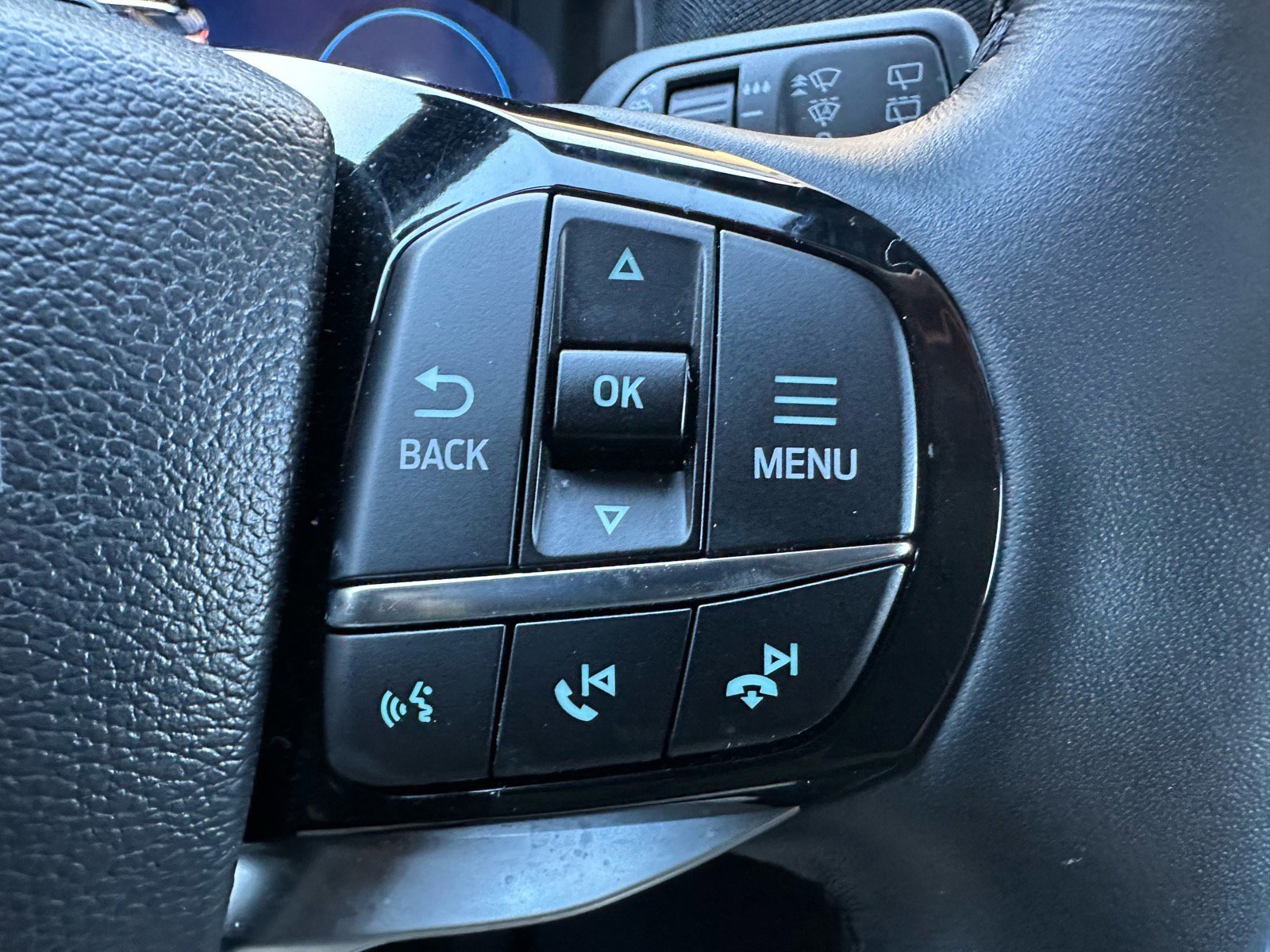 Certified 2025 Ford Explorer Platinum w/ LUX Leather Package image 45