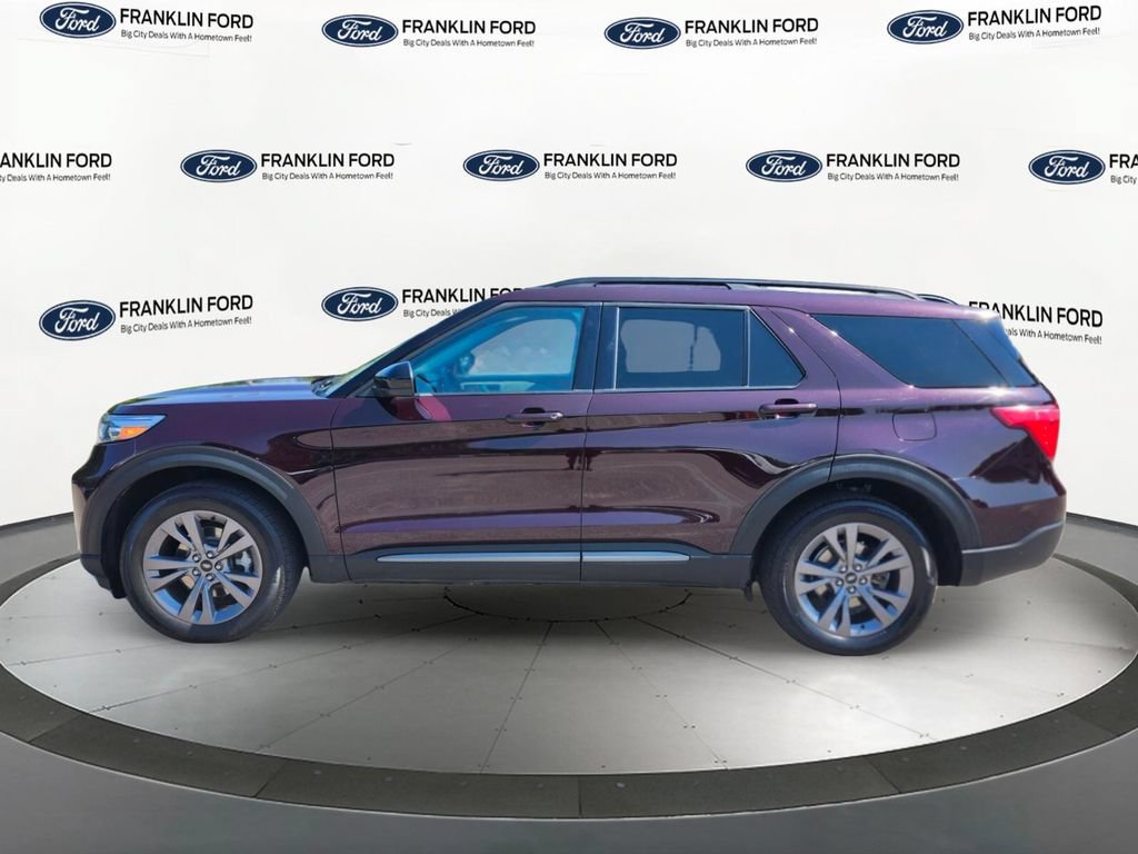 Certified 2022 Ford Explorer XLT w/ Equipment Group 202A AWD/4WD image 2