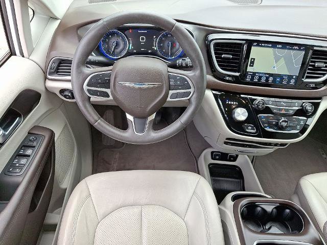 Used 2018 Chrysler Pacifica Touring-L Plus FWD image 13