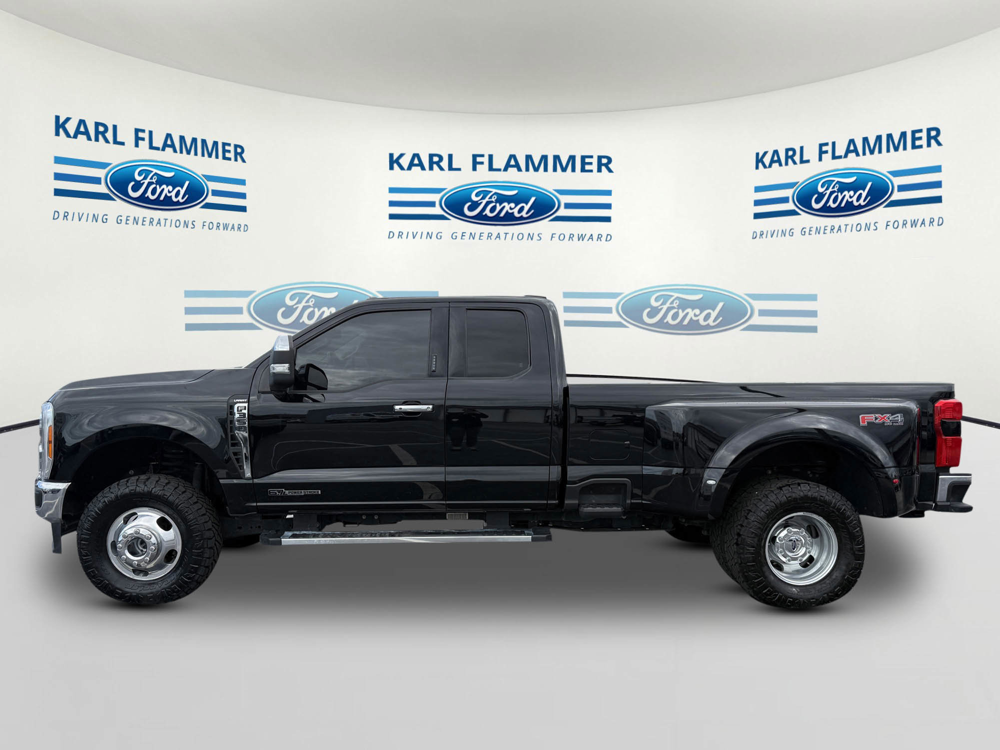 Certified 2023 Ford F350 Lariat w/ Chrome Package image 5