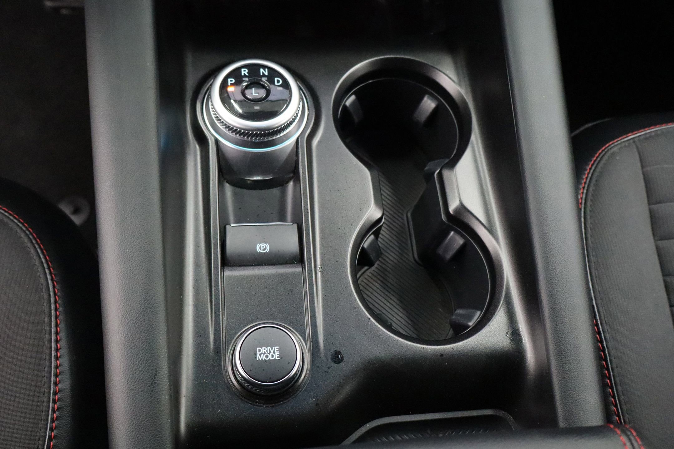 Certified 2025 Ford Explorer ST-Line w/ ST-Line Street Pack image 26