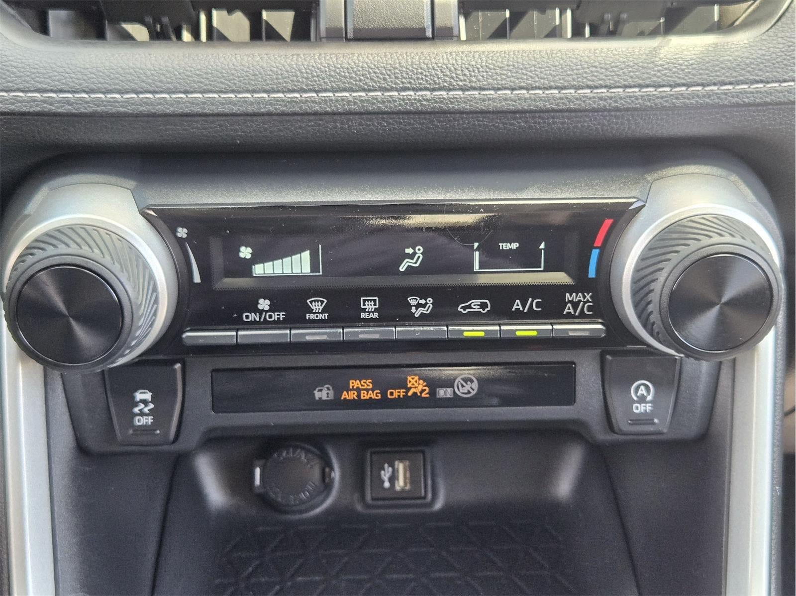 Used 2024 Toyota RAV4 LE FWD image 17