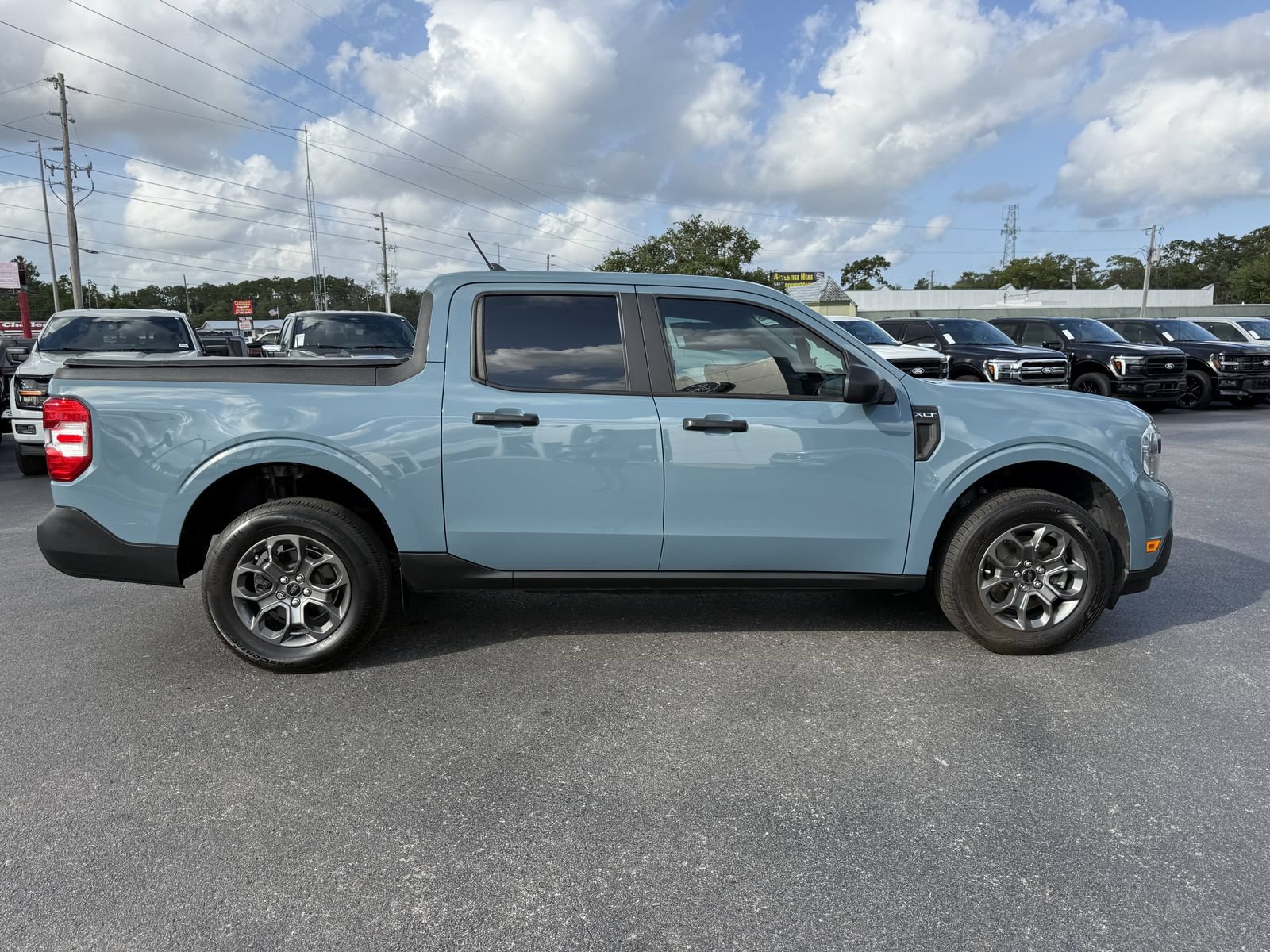 Certified 2023 Ford Maverick XLT FWD image 3