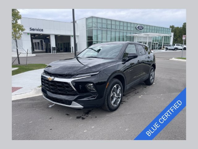 Used 2025 Chevrolet Blazer LT AWD/4WD image 1