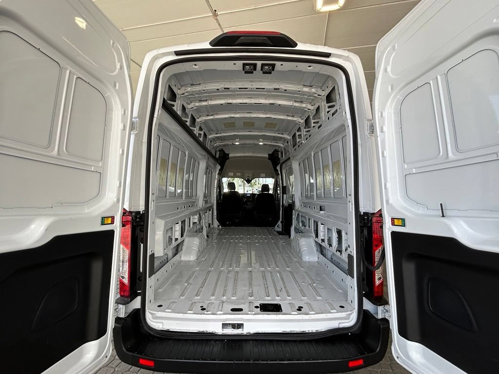 Certified 2025 Ford Transit 250 148 High Roof Extended RWD image 28