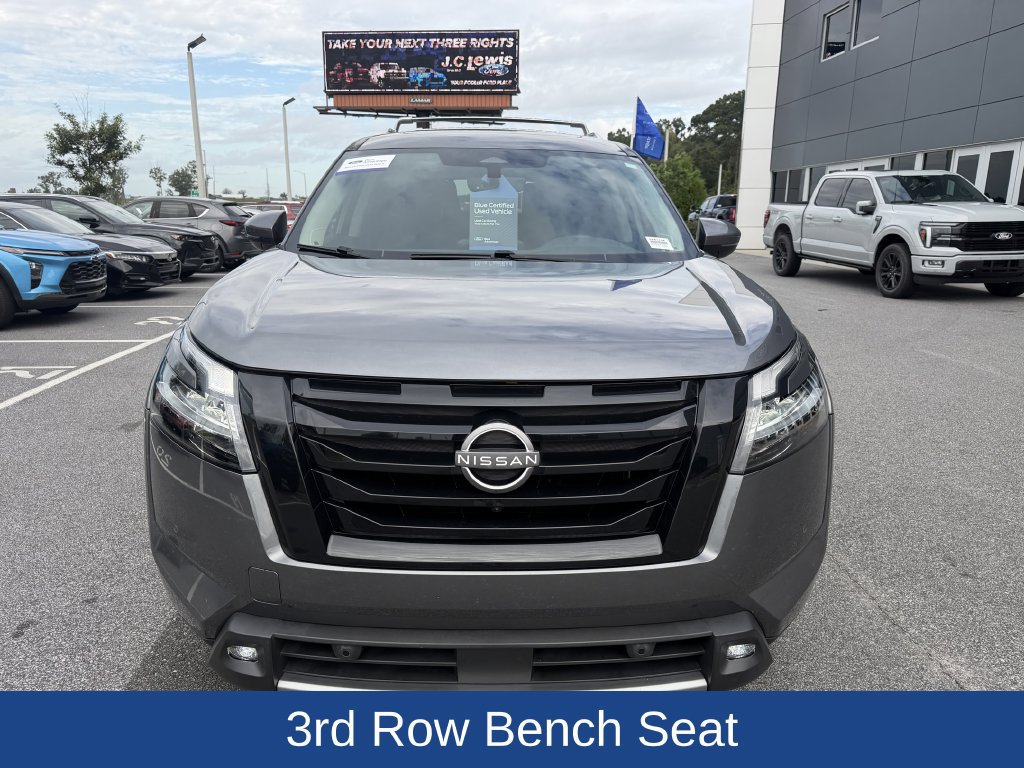 Used 2024 Nissan Pathfinder SL w/ SL Premium Package FWD image 4