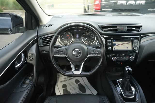 Used 2018 Nissan Rogue Sport SL w/ SL Premium Package FWD image 22