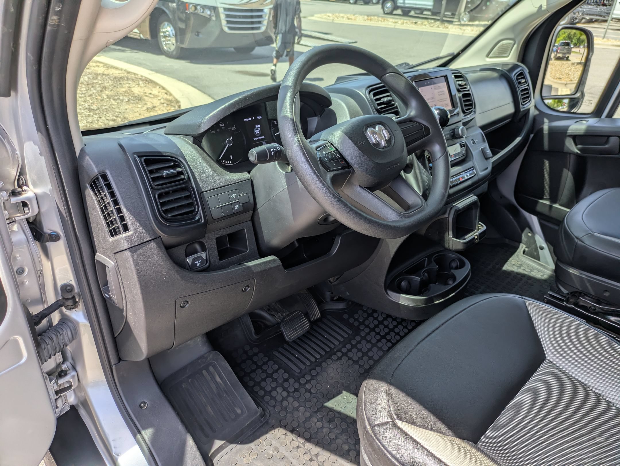 Used 2023 RAM ProMaster 2500 FWD image 13