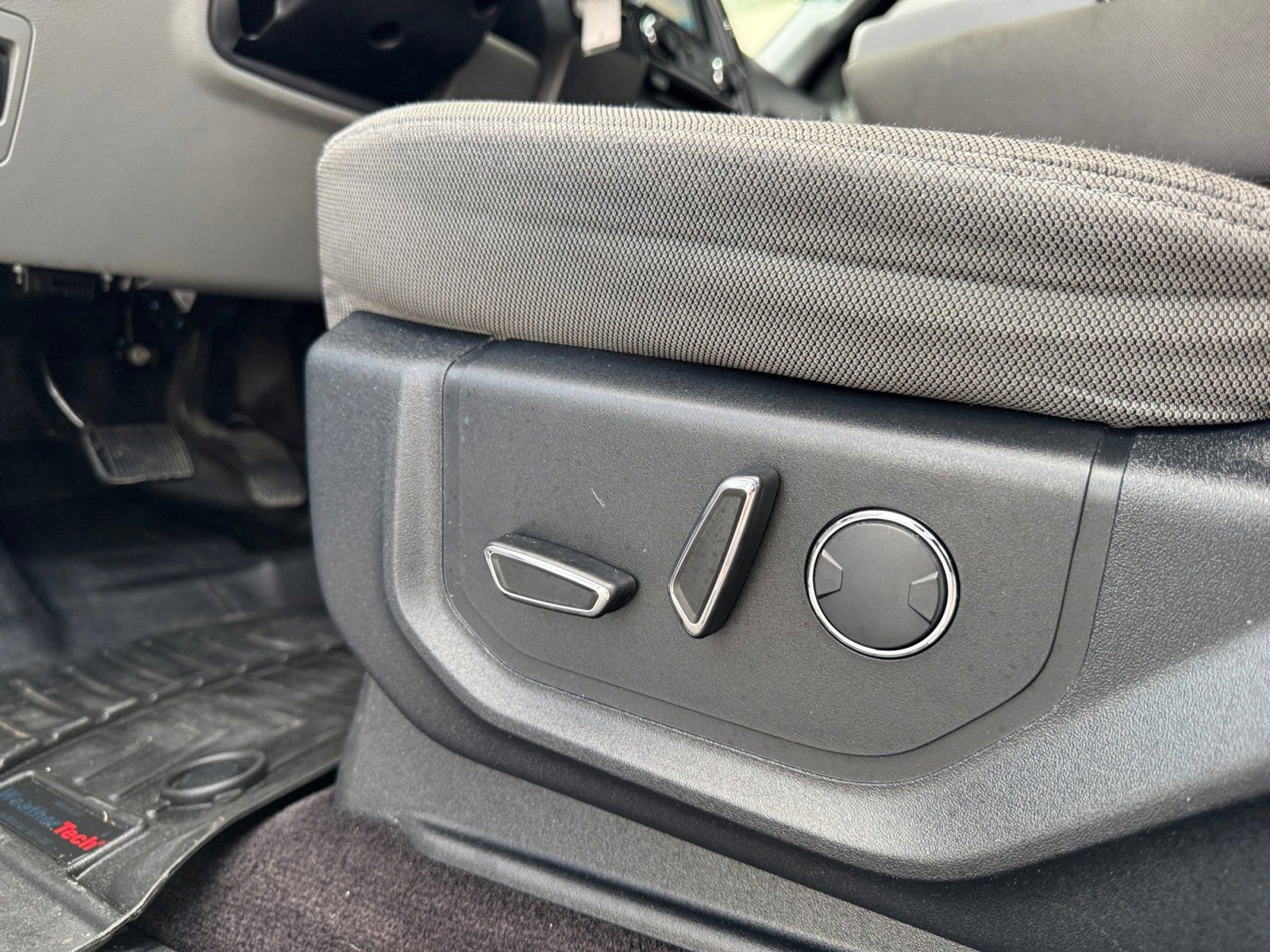 Certified 2017 Ford F150 XLT w/ Equipment Group 302A Luxury RWD image 20