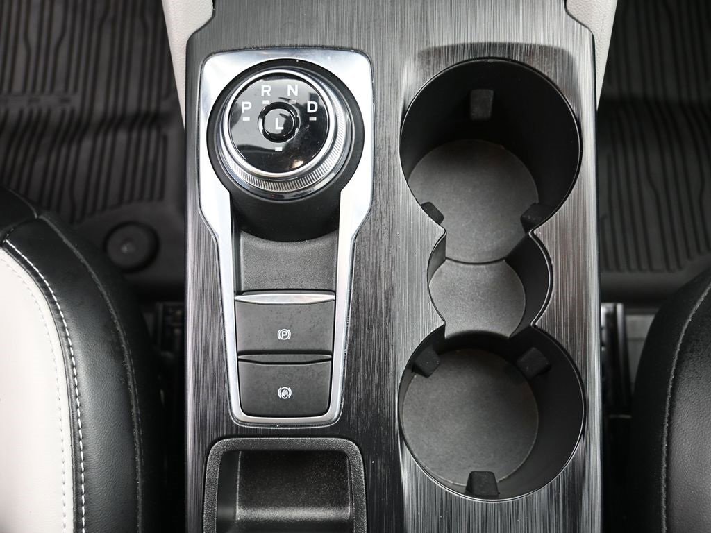 Certified 2025 Ford Escape SE w/ Class II Trailer Tow Package image 36