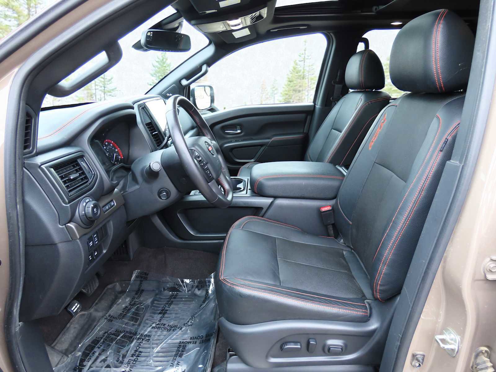 Used 2022 Nissan Titan PRO-4X w/ Pro-4x Convenience Package image 16