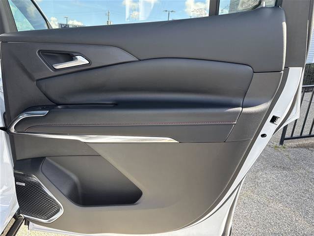 Used 2026 Chevrolet Traverse RS w/ LPO, Floor Liner Package FWD image 24