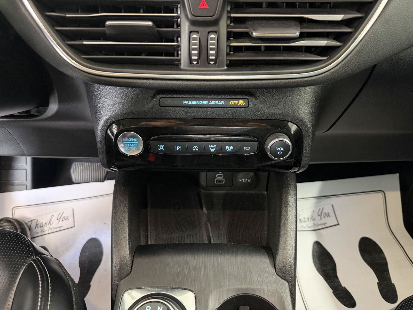 Certified 2024 Ford Escape Platinum AWD/4WD image 18