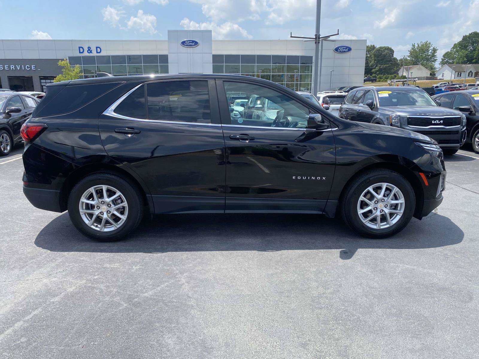 Used 2023 Chevrolet Equinox LT w/ Driver Convenience Package FWD image 8