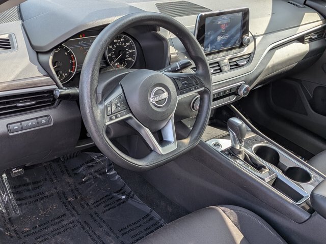 Used 2024 Nissan Altima 2.5 SV FWD image 12