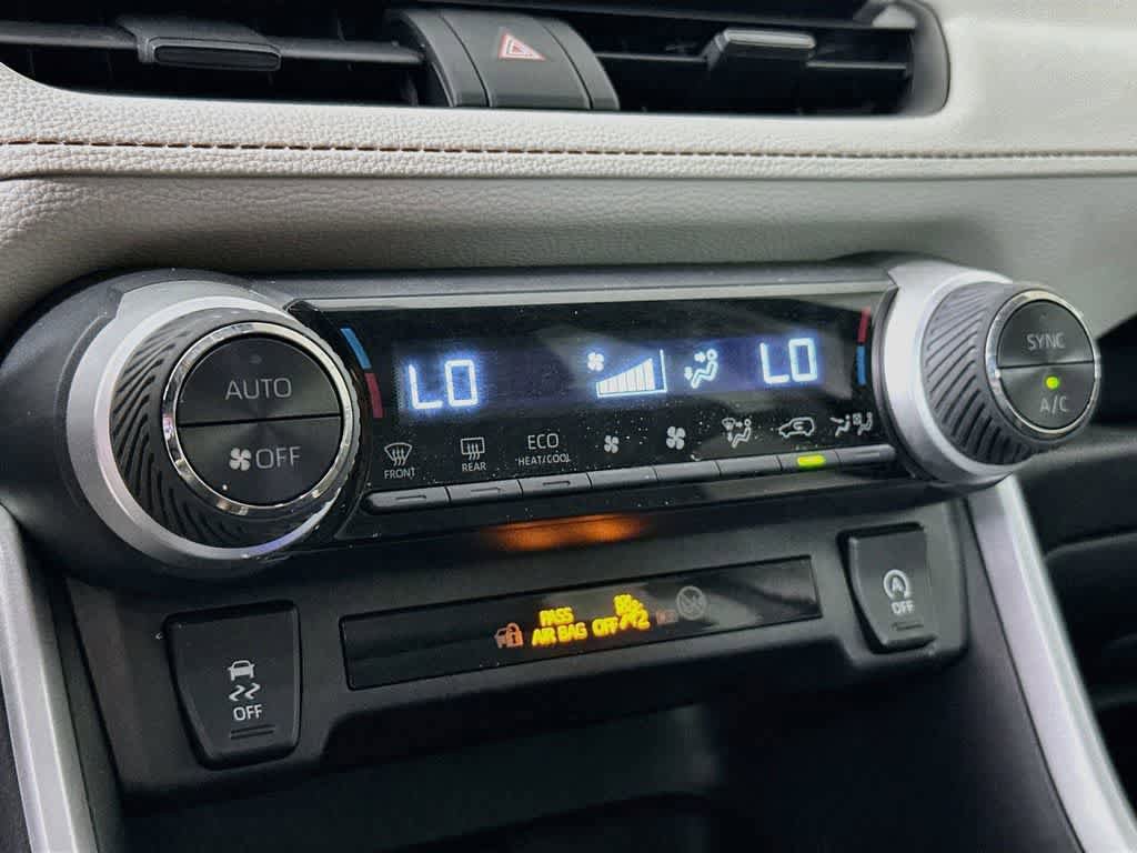 Used 2025 Toyota RAV4 XLE FWD image 18