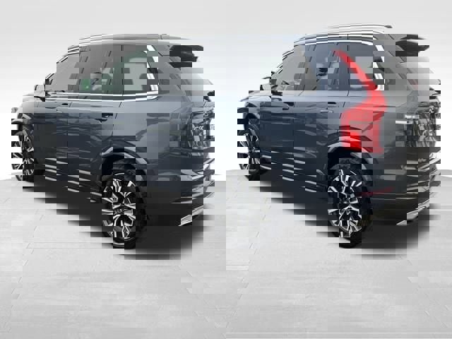 Used 2020 Volvo XC90 T5 Momentum image 3