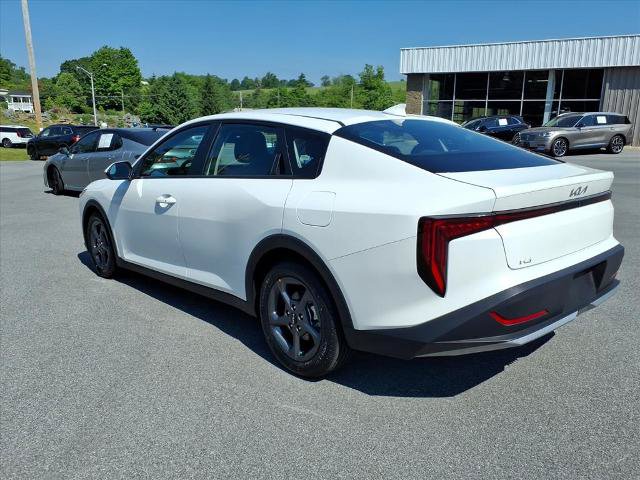 Used 2025 Kia K4 FWD image 2