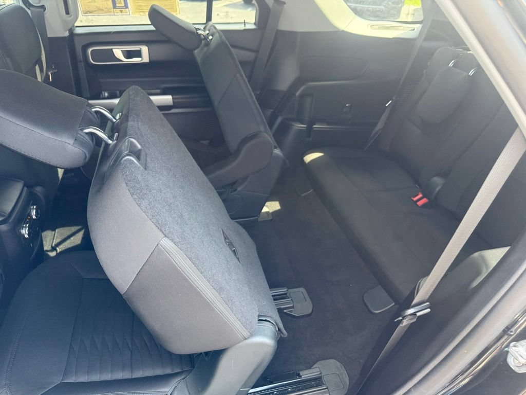 Certified 2021 Ford Explorer XLT RWD image 32