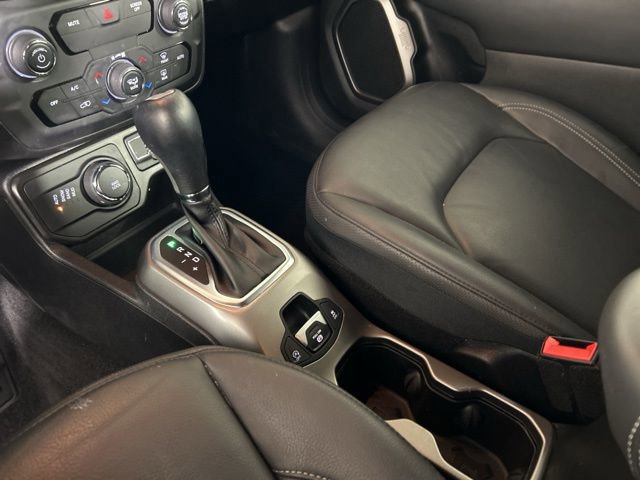 Used 2019 Jeep Renegade Limited w/ Quick Order Package 22P AWD/4WD image 12