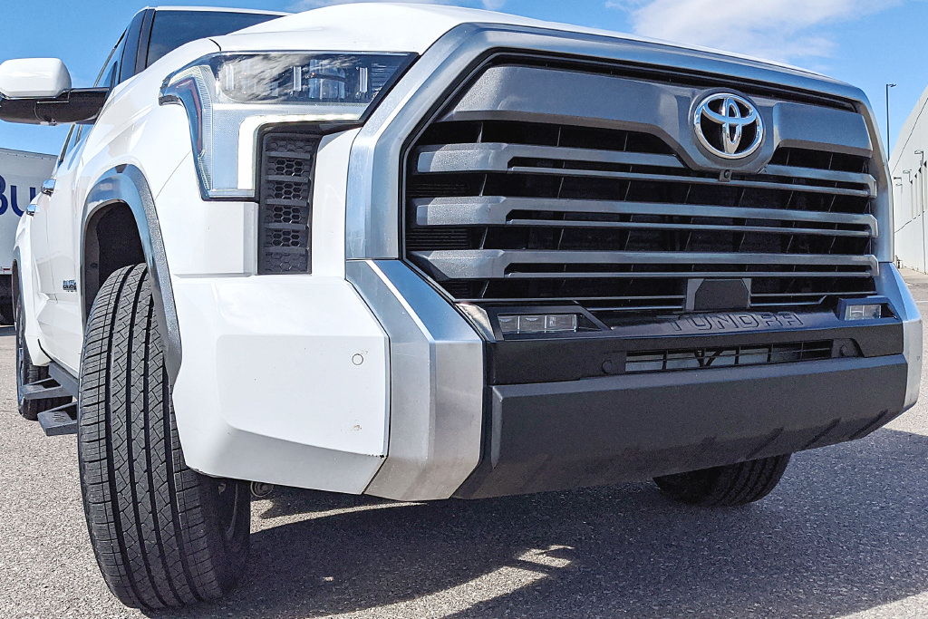 Used 2025 Toyota Tundra Limited AWD/4WD image 24