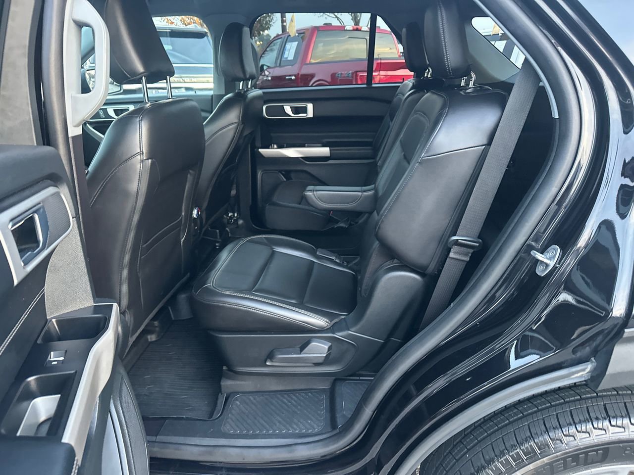 Certified 2022 Ford Explorer XLT w/ Equipment Group 202A image 23