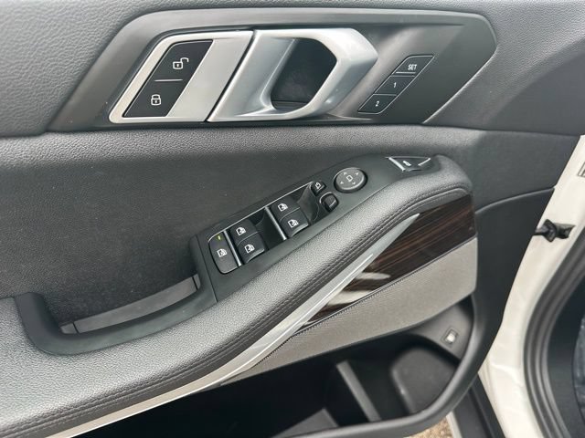 Used 2021 BMW X5 xDrive45e w/ Premium Package AWD/4WD image 22