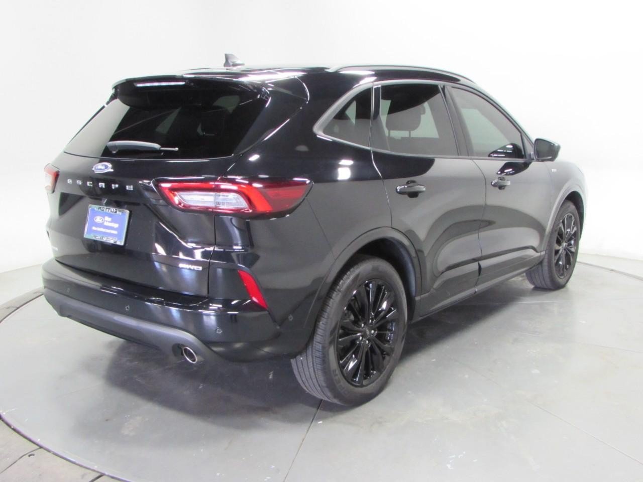 Certified 2023 Ford Escape ST-Line Elite w/ Premium Technology Package AWD/4WD image 7