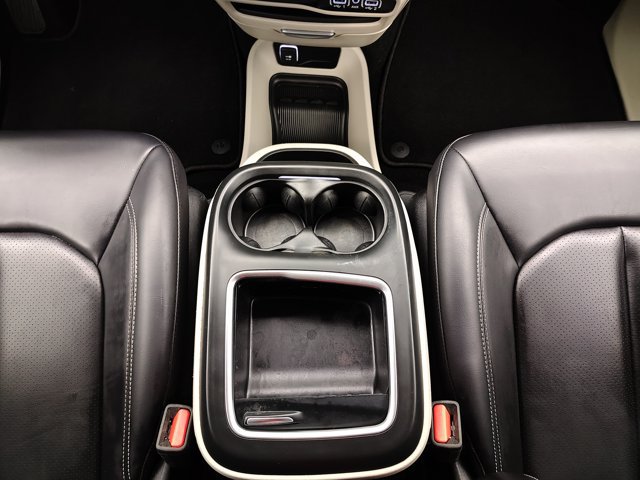 Used 2023 Chrysler Pacifica Touring-L FWD image 31