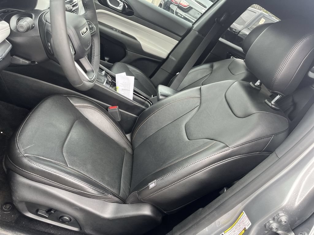 Used 2023 Jeep Compass Limited w/ Elite Group AWD/4WD image 6