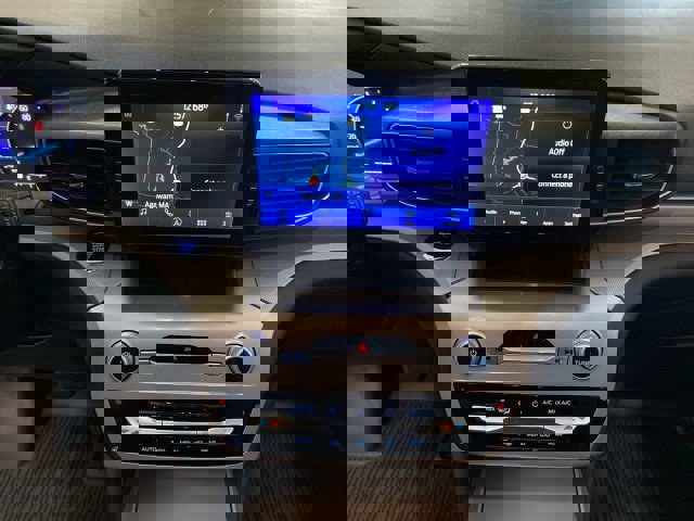 Certified 2022 Ford Explorer XLT w/ Equipment Group 202A image 25