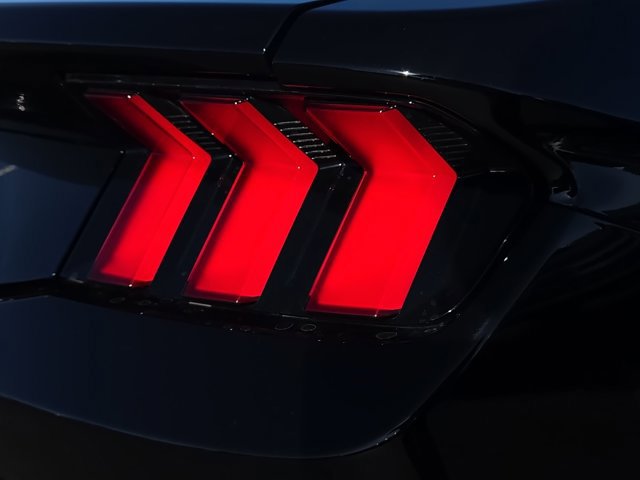 Certified 2024 Ford Mustang Coupe image 28