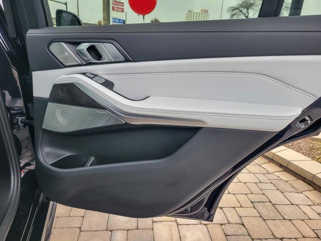 Used 2023 BMW X7 xDrive40i w/ Executive Package image 30