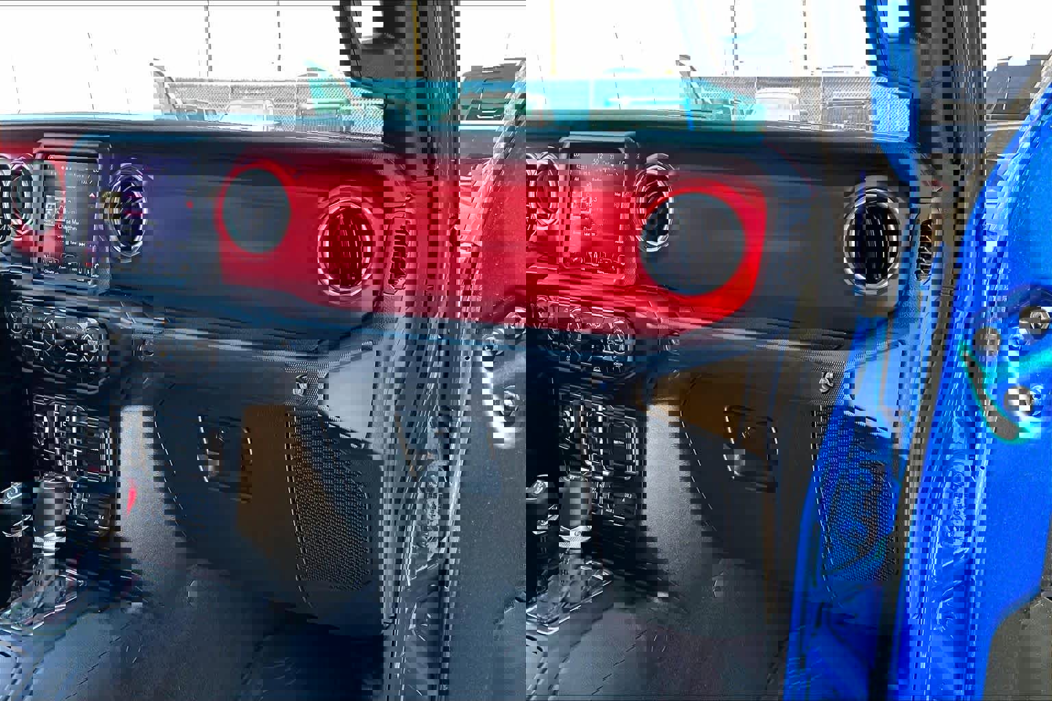 Used 2023 Jeep Gladiator Rubicon w/ Cold Weather Group AWD/4WD image 17