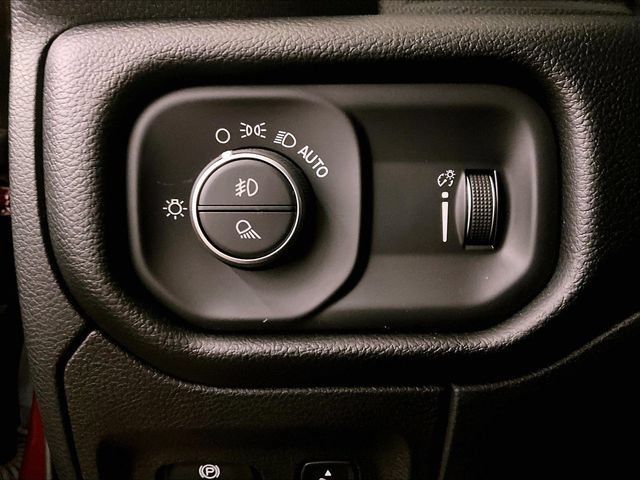 Used 2020 RAM 1500 Big Horn AWD/4WD image 30