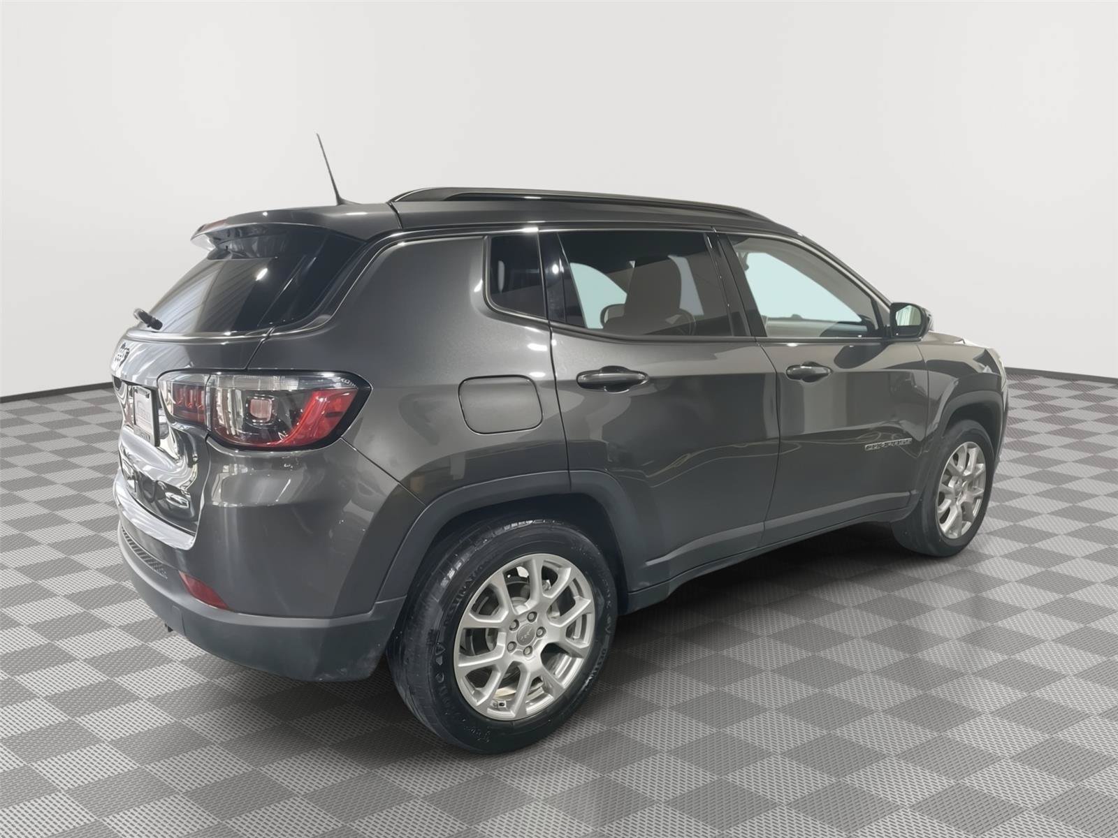Used 2022 Jeep Compass Latitude AWD/4WD image 7