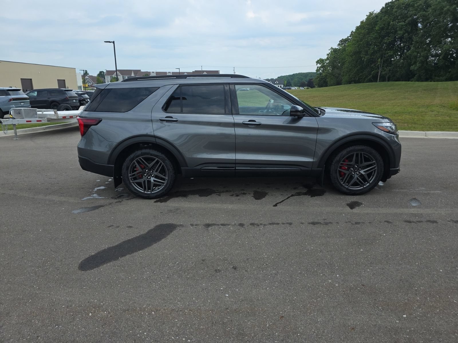 Certified 2025 Ford Explorer ST w/ Sun And Sound Package AWD/4WD image 8