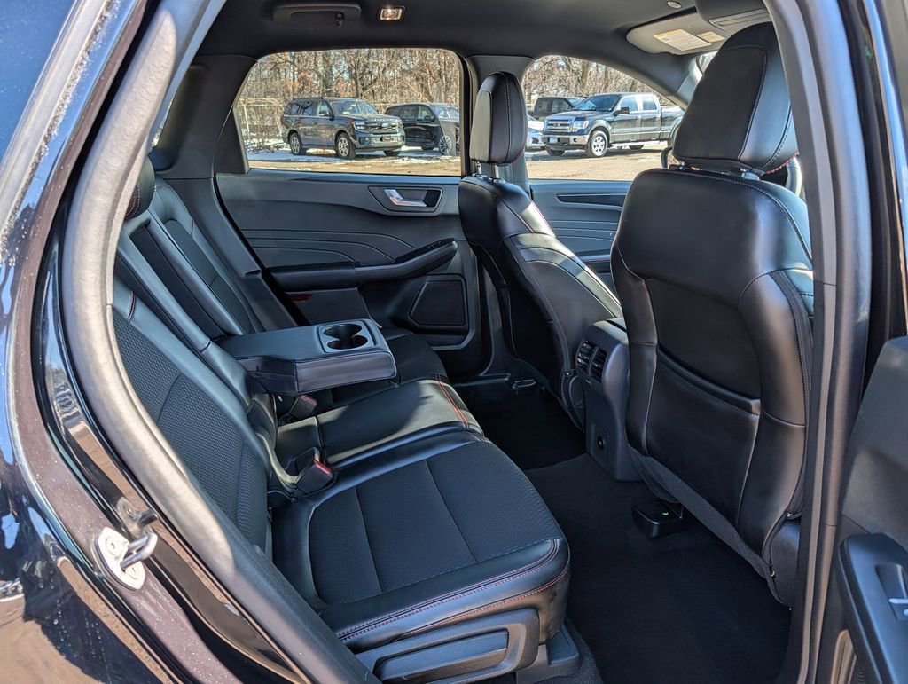 Certified 2025 Ford Escape ST-Line AWD/4WD image 9