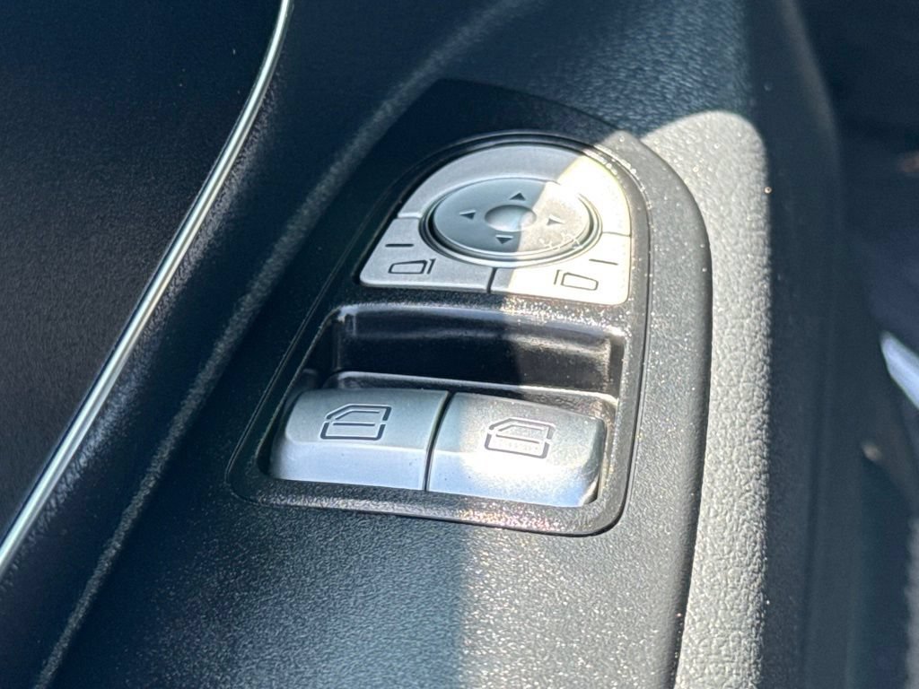 Used 2023 Mercedes-Benz Metris Passenger image 24