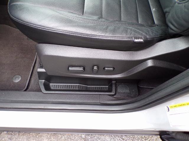 Certified 2018 Ford Escape SE w/ SE Sport Appearance Package image 17