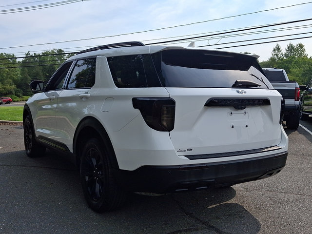 Certified 2023 Ford Explorer XLT w/ Equipment Group 202A AWD/4WD image 8